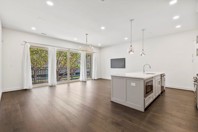 15875 Spectrum Drive 1106, Addison, TX 75001