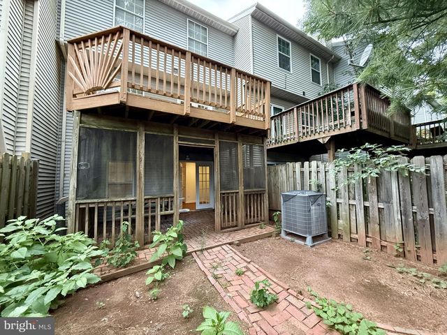 17 TALL OAKS CT, Stafford, VA 22556