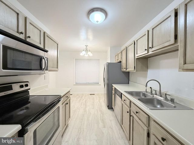 17 TALL OAKS CT, Stafford, VA 22556