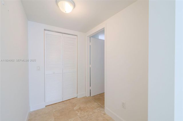 41 SE 5th St 906, Miami, FL 33131