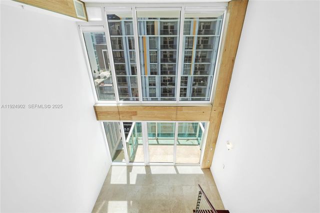 41 SE 5th St 906, Miami, FL 33131