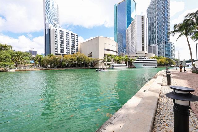 41 SE 5th St 906, Miami, FL 33131