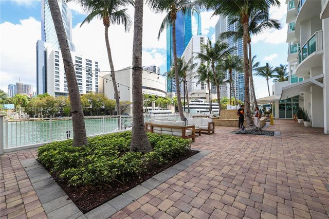 41 SE 5th St 906, Miami, FL 33131