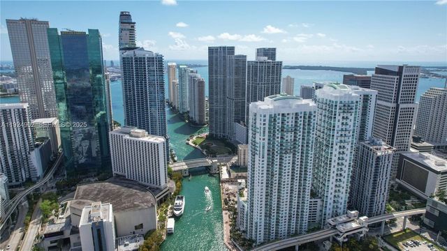 41 SE 5th St 906, Miami, FL 33131