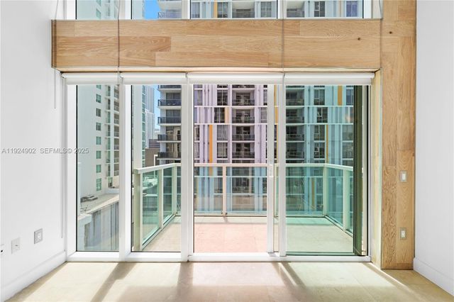 41 SE 5th St 906, Miami, FL 33131