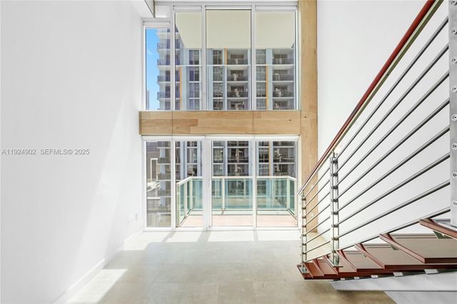 41 SE 5th St 906, Miami, FL 33131