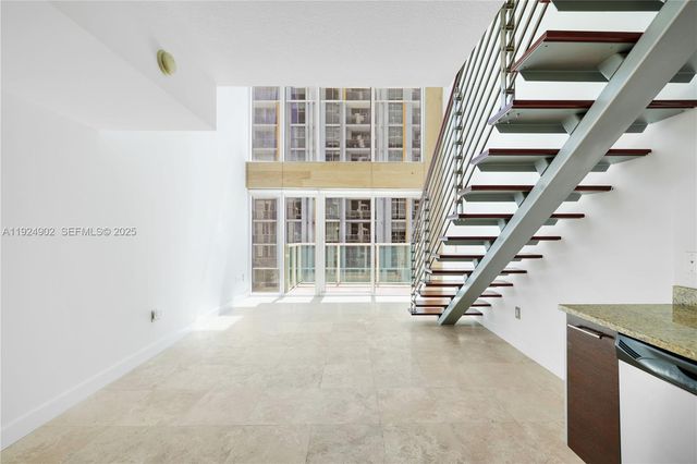 41 SE 5th St 906, Miami, FL 33131