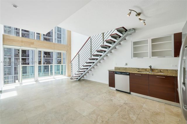 41 SE 5th St 906, Miami, FL 33131