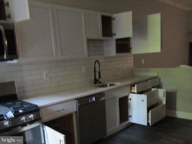 1215 E PRESTON ST, Baltimore, MD 21202