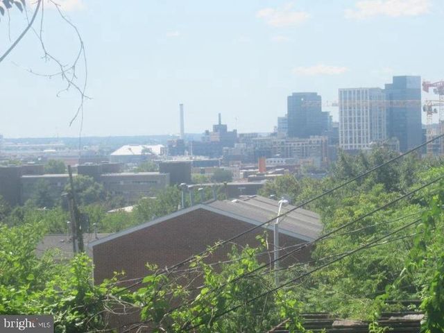 1215 E PRESTON ST, Baltimore, MD 21202