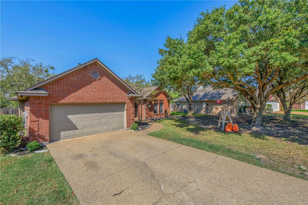 5705 Timberton Drive, Bryan, TX 77802 — photo 2