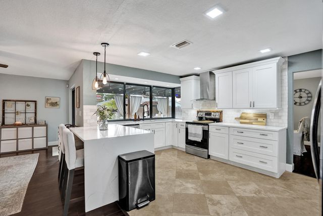 8500 NW 19th Drive, Coral Springs, FL 33071