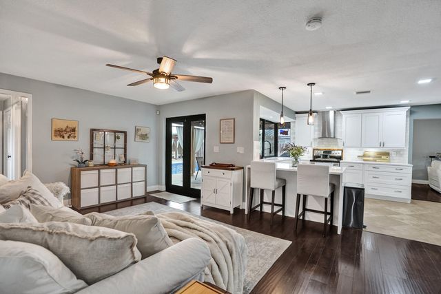 8500 NW 19th Drive, Coral Springs, FL 33071