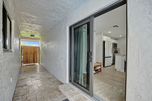 8500 NW 19th Drive, Coral Springs, FL 33071