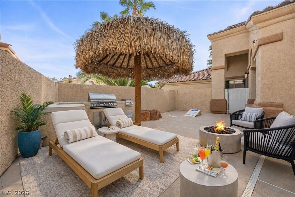 11004 Cliff Swallow Avenue, Las Vegas, NV 89144 — photo 2