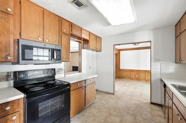 1516 W 7th Street, Irving, TX 75060