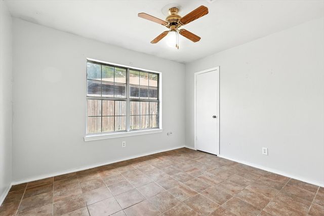 1516 W 7th Street, Irving, TX 75060