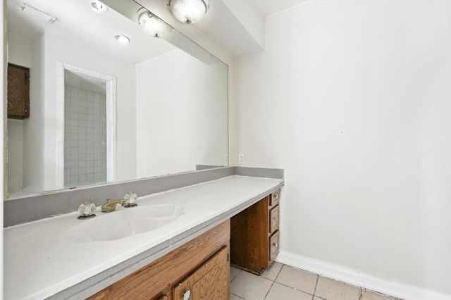1516 W 7th Street, Irving, TX 75060