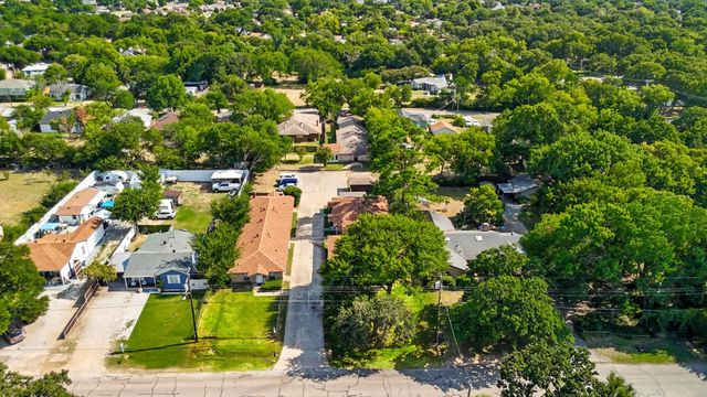 1516 W 7th Street, Irving, TX 75060