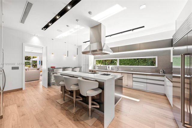 7218 SW 102nd St, Pinecrest, FL 33156