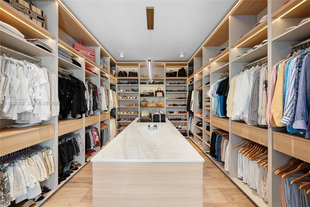 7218 SW 102nd St, Pinecrest, FL 33156