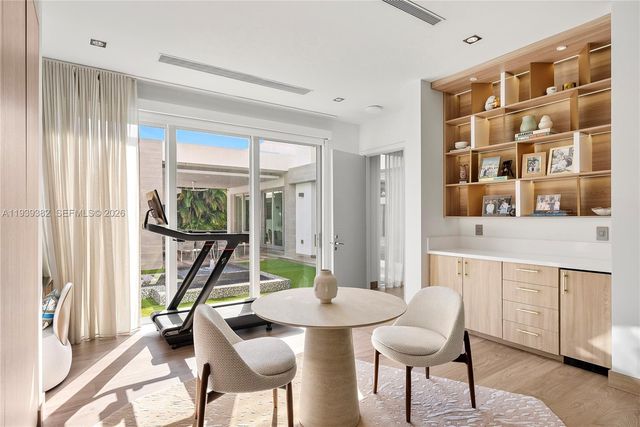 7218 SW 102nd St, Pinecrest, FL 33156