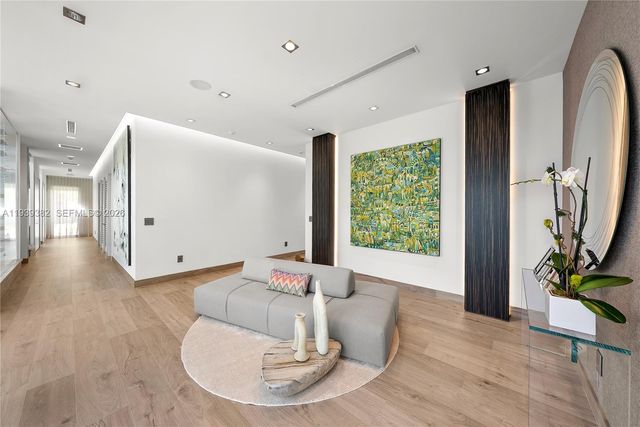 7218 SW 102nd St, Pinecrest, FL 33156