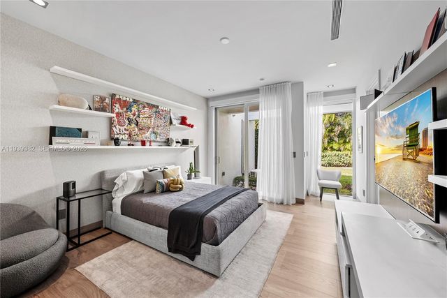 7218 SW 102nd St, Pinecrest, FL 33156