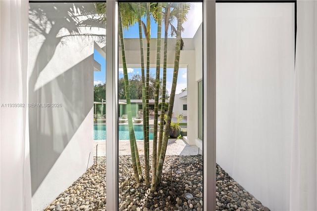 7218 SW 102nd St, Pinecrest, FL 33156