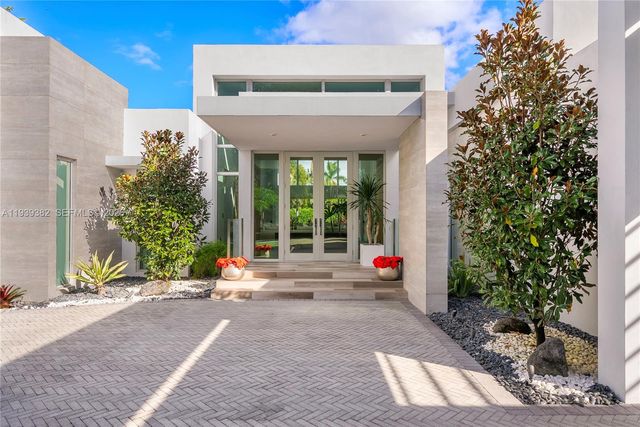 7218 SW 102nd St, Pinecrest, FL 33156