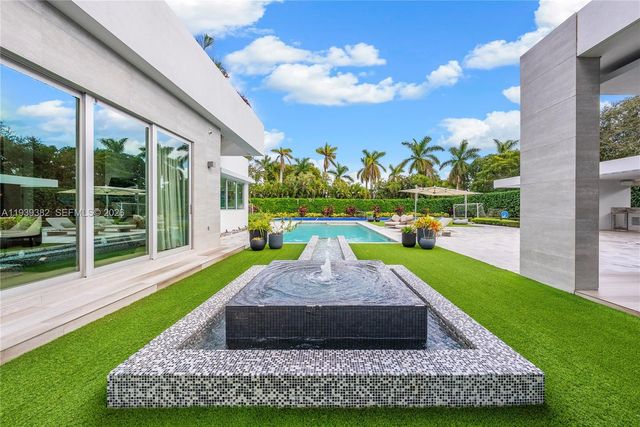 7218 SW 102nd St, Pinecrest, FL 33156