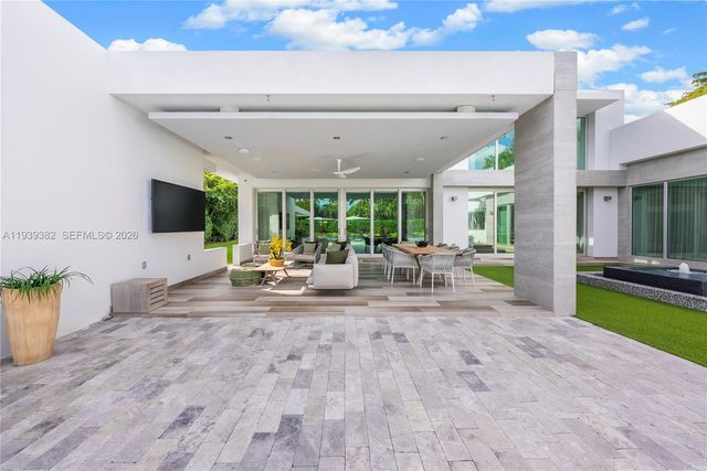 7218 SW 102nd St, Pinecrest, FL 33156