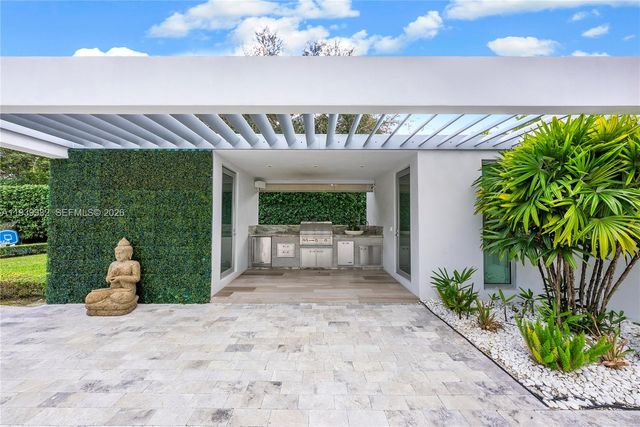 7218 SW 102nd St, Pinecrest, FL 33156