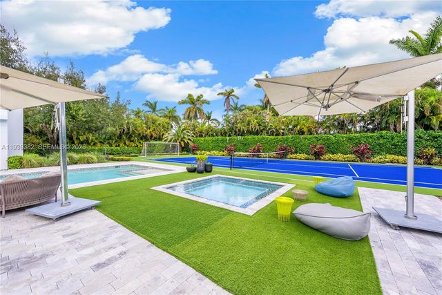 7218 SW 102nd St, Pinecrest, FL 33156