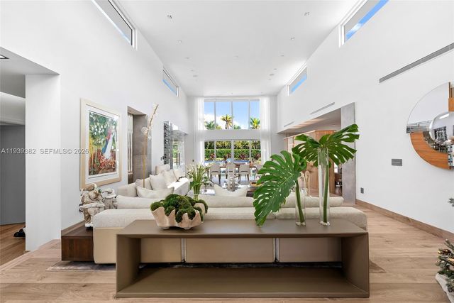 7218 SW 102nd St, Pinecrest, FL 33156