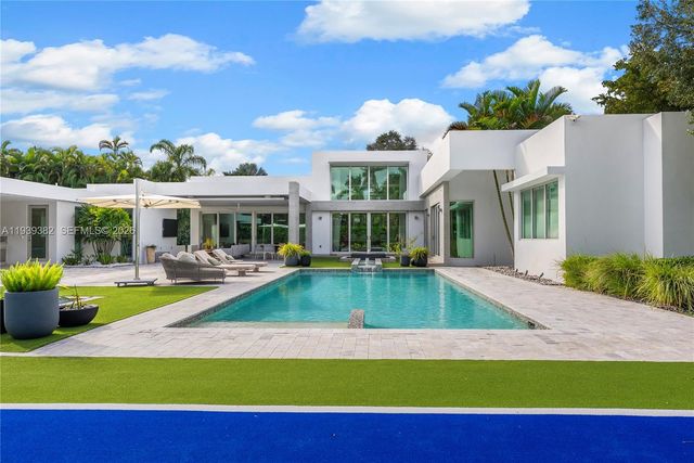 7218 SW 102nd St, Pinecrest, FL 33156