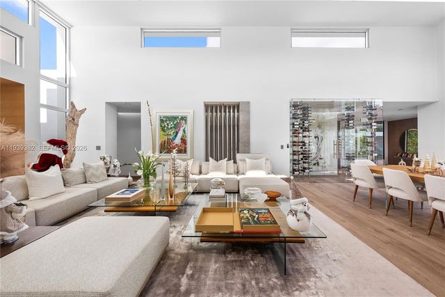 7218 SW 102nd St, Pinecrest, FL 33156