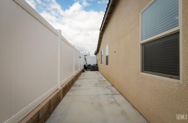 14704 Coyle Circle, Bakersfield, CA 93311