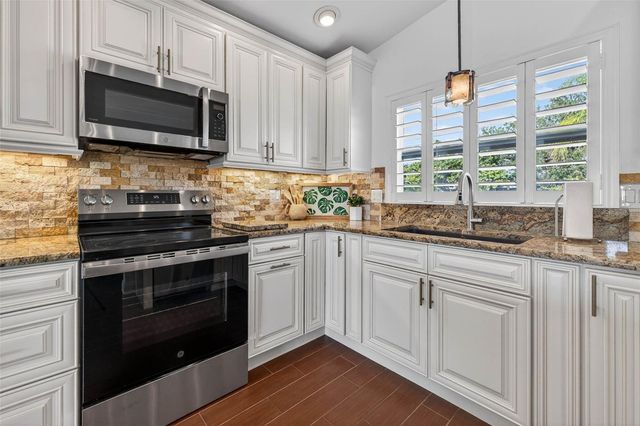 333 LA HACIENDA DRIVE, Indian Rocks Beach, FL 33785