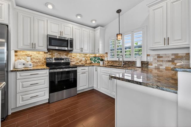 333 LA HACIENDA DRIVE, Indian Rocks Beach, FL 33785