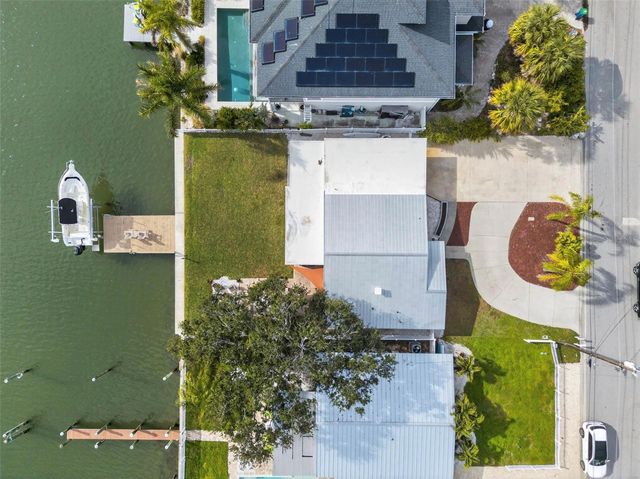 333 LA HACIENDA DRIVE, Indian Rocks Beach, FL 33785