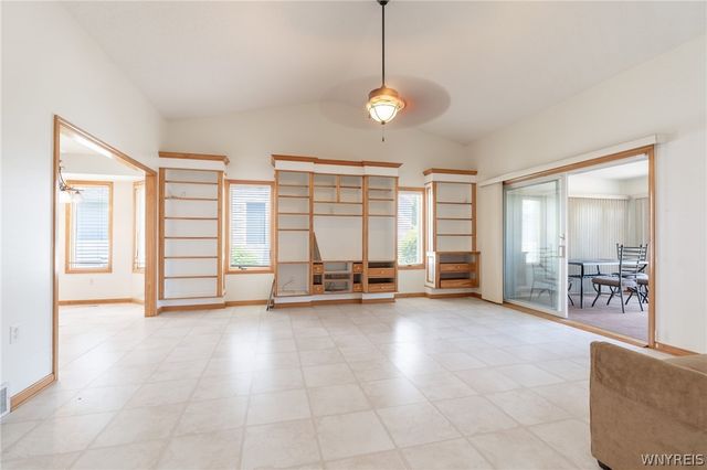 71 Niagara Shore Drive, Tonawanda, NY 14150