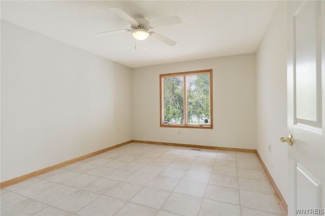 71 Niagara Shore Drive, Tonawanda, NY 14150