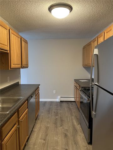 3 Admiralty Drive 9-7, Middletown, RI 02842
