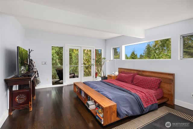 1534 Hillside Drive SE, Issaquah, WA 98027
