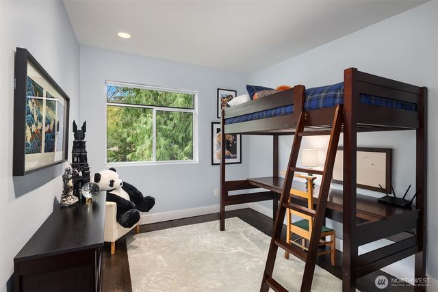 1534 Hillside Drive SE, Issaquah, WA 98027
