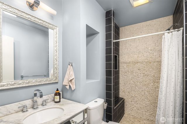 1534 Hillside Drive SE, Issaquah, WA 98027