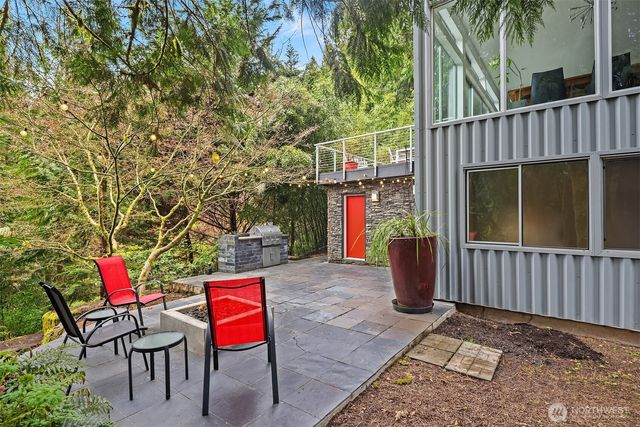 1534 Hillside Drive SE, Issaquah, WA 98027