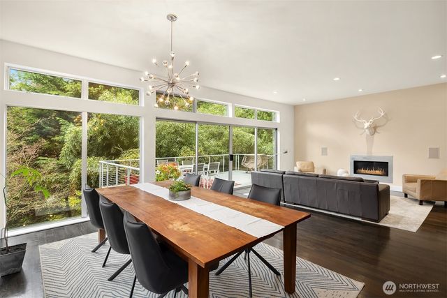 1534 Hillside Drive SE, Issaquah, WA 98027