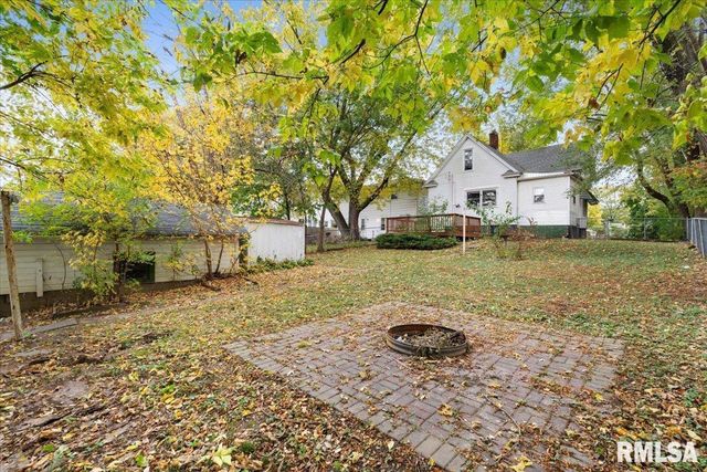 1616 ESPLANADE Avenue, Davenport, IA 52803